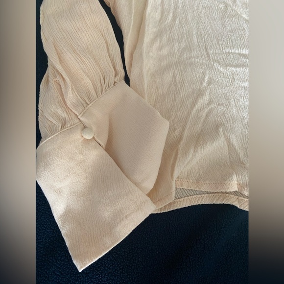 Graceful Split Neck Blouse NWT - Picture 7 of 11